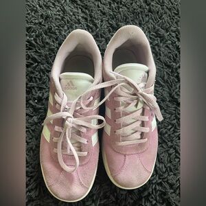 Adidas Girls Sneakers – Size 3.5 – Mauve & White
